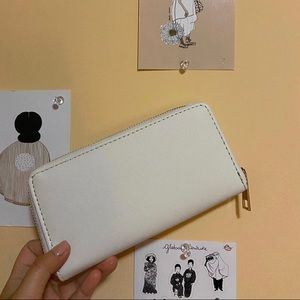 White Zippy Wallet